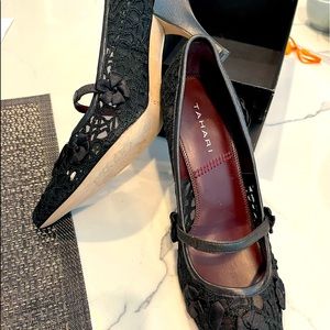 Tahari dress shoe